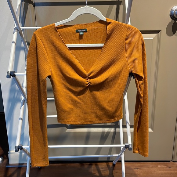 Mustard cinched long sleeve - Picture 1 of 3